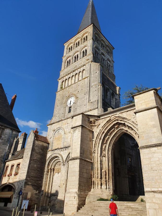 فيلا Logis Cote Cour Varennes-les-Narcy المظهر الخارجي الصورة